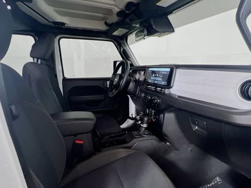 Used 2024 Jeep Wrangler Unlimited Sport AWD/4WD image 10