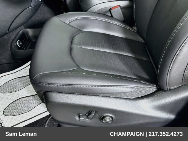 New 2027 Chrysler Pacifica Select FWD image 18