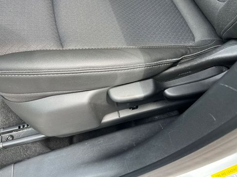 Used 2025 Buick Encore GX Preferred FWD image 22