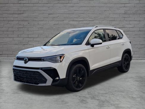 New 2026 Volkswagen Taos SE FWD image 3