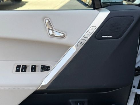 Used 2026 BMW iX xDrive60 image 21