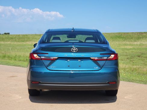 Used 2025 Toyota Camry LE w/ Convenience Package FWD image 8