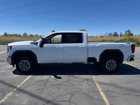 Used 2024 GMC Sierra 2500 SLE w/ SLE Convenience Package AWD/4WD image 2