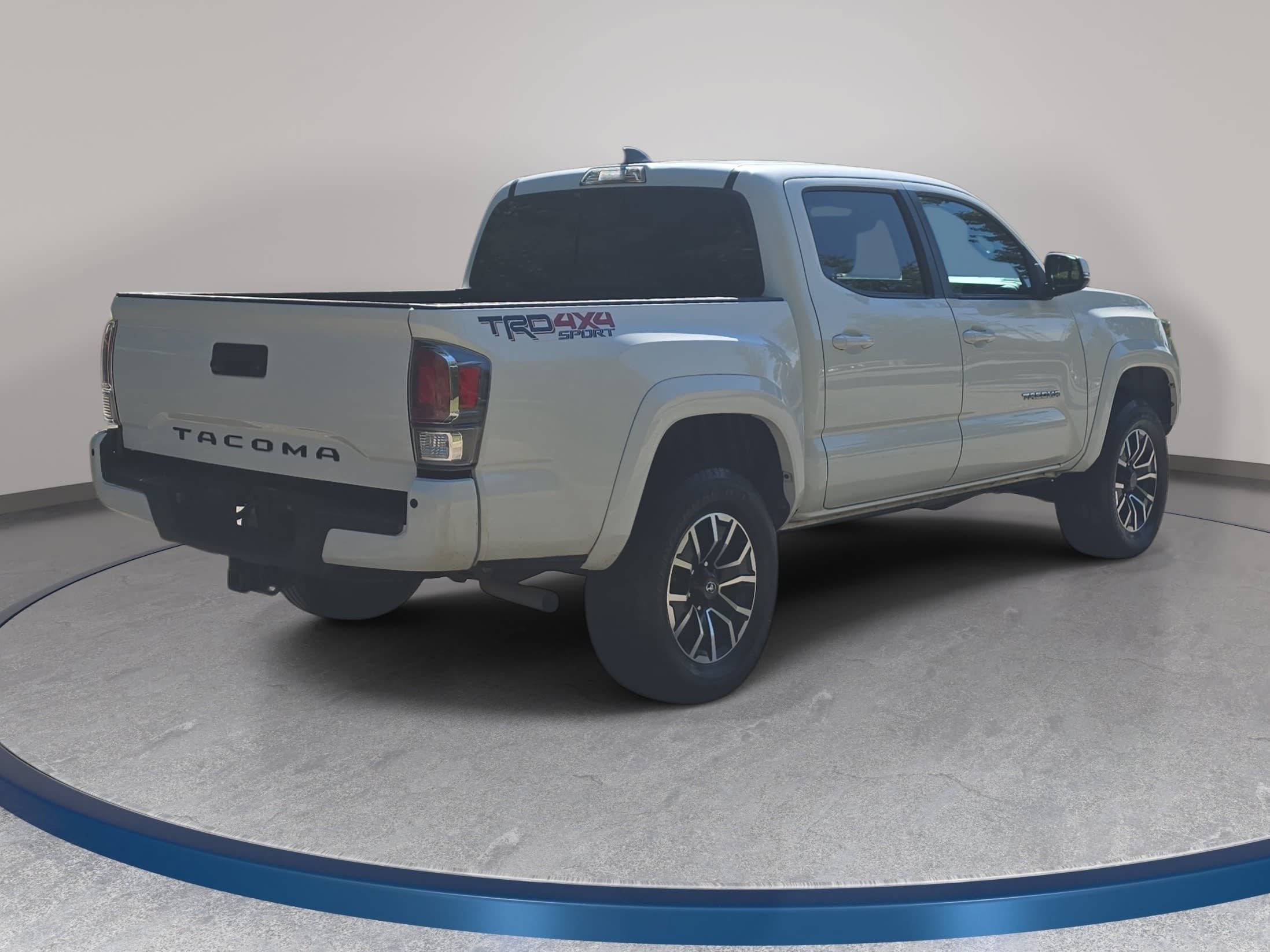 Used 2020 Toyota Tacoma TRD Sport w/ TRD Premium Sport Package AWD/4WD image 5