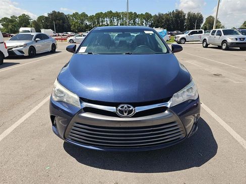 Used 2017 Toyota Camry LE FWD image 2