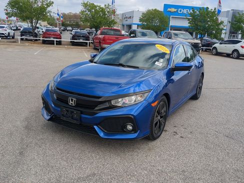 Used 2018 Honda Civic EX image 3