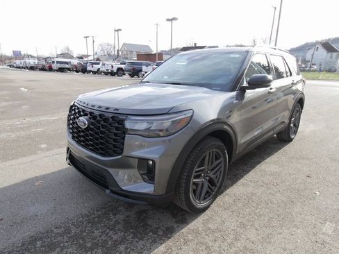 New 2026 Ford Explorer ST-Line w/ ST-Line Street Pack image 7