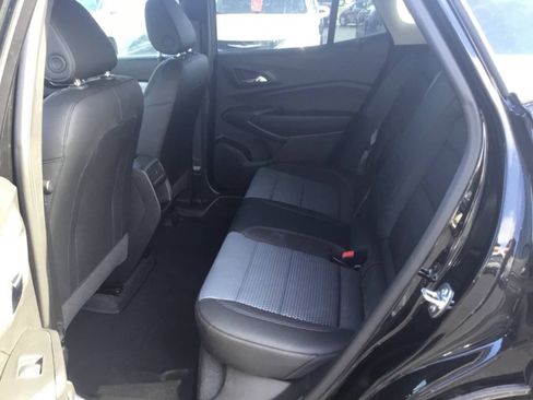 Used 2025 Chevrolet Trax LT w/ Driver Confidence Package FWD image 5