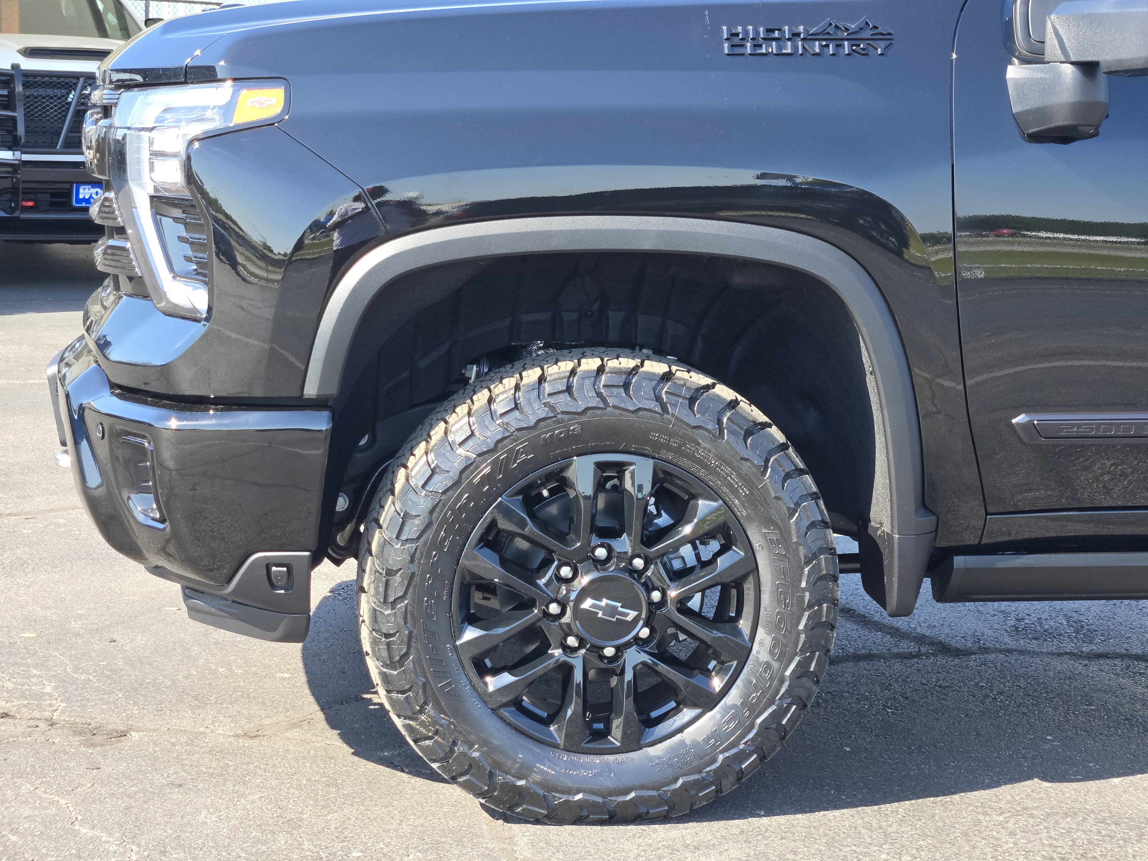 New 2026 Chevrolet Silverado 2500 High Country w/ Midnight Edition AWD/4WD image 5
