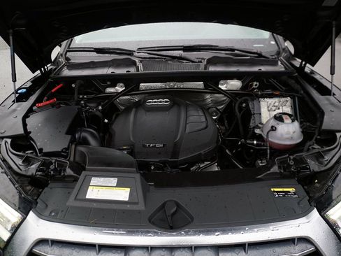 Used 2020 Audi Q5 2.0T Premium w/ Convenience Package image 12