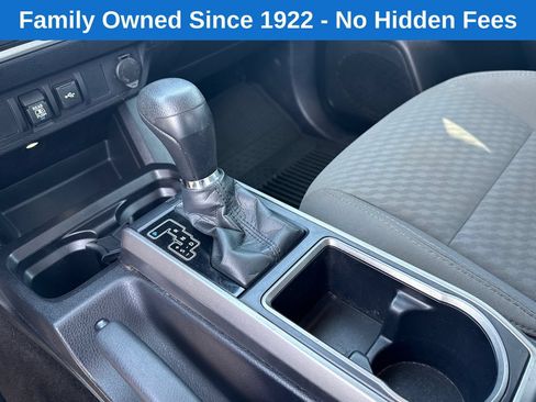 Used 2022 Toyota Tacoma SR5 w/ Technology Package RWD image 30