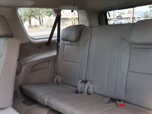 Used 2017 Chevrolet Suburban LT image 28