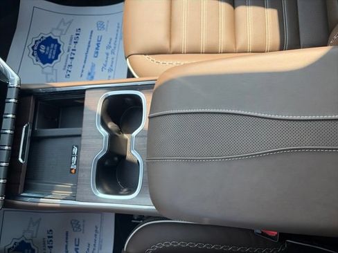 New 2026 GMC Acadia Denali Ultimate w/ LPO, Floor Liner Package AWD/4WD image 25