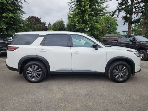 Used 2025 Nissan Pathfinder S AWD/4WD image 8