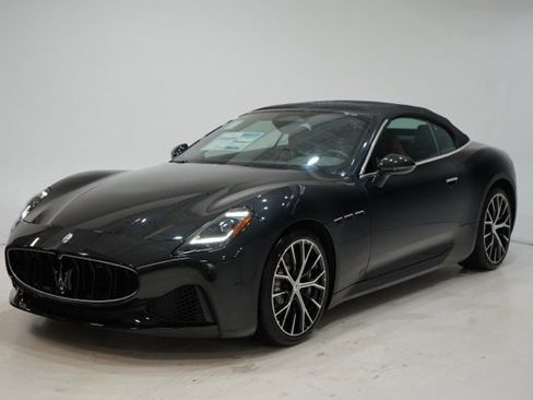 New 2026 Maserati GranCabrio Modena image 3