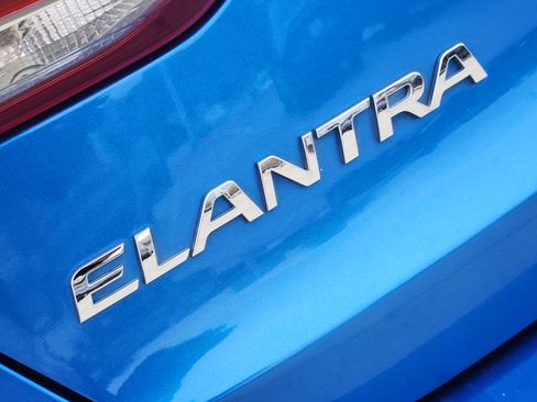 Used 2017 Hyundai Elantra SE w/ SE A/T Tech Package 03 image 12