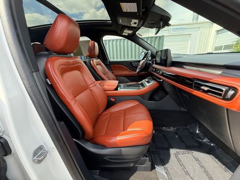 Used 2025 Lincoln Aviator Reserve AWD/4WD image 26