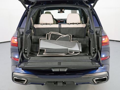 Used 2021 BMW X7 M50i w/ Dynamic Handling Package image 10