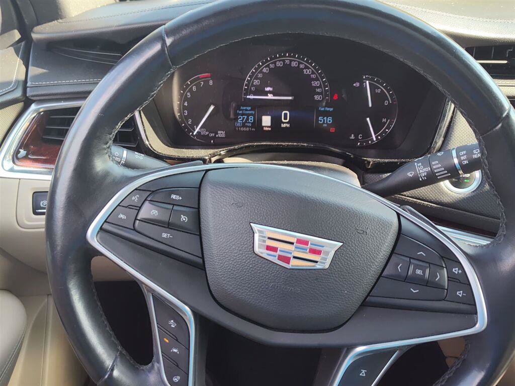Used 2017 Cadillac XT5 Premium Luxury w/ LPO, Wheel Lock Package FWD image 11