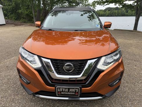 Used 2019 Nissan Rogue SL w/ Premium Package AWD/4WD image 8