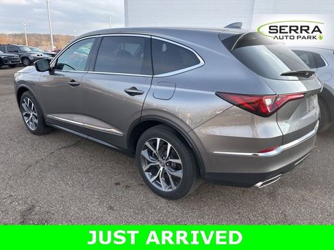 Used 2023 Acura MDX SH-AWD w/ Technology Package image 4