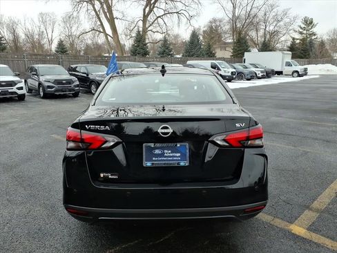 Used 2023 Nissan Versa SV image 6