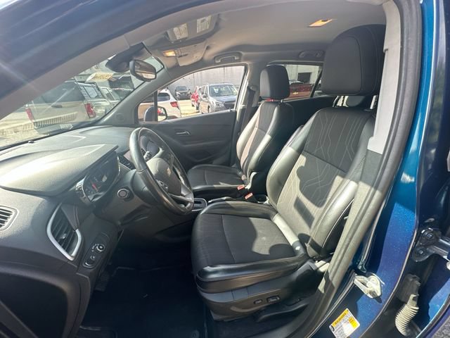 Used 2020 Chevrolet Trax LT w/ LT Convenience Package FWD image 22