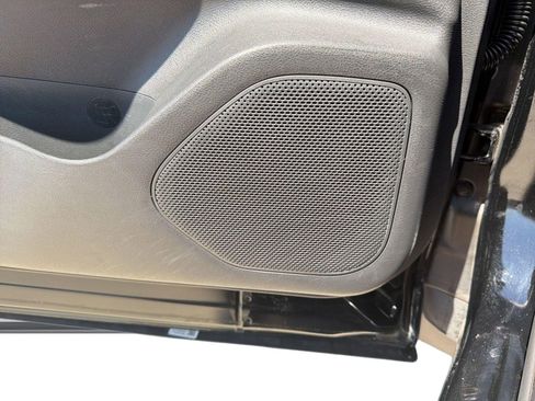 Used 2023 Nissan Rogue S image 21