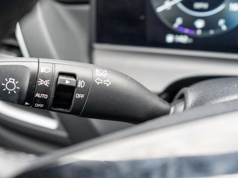 Used 2025 Kia Seltos EX image 23