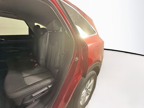 Used 2023 Kia Sorento LX FWD image 25