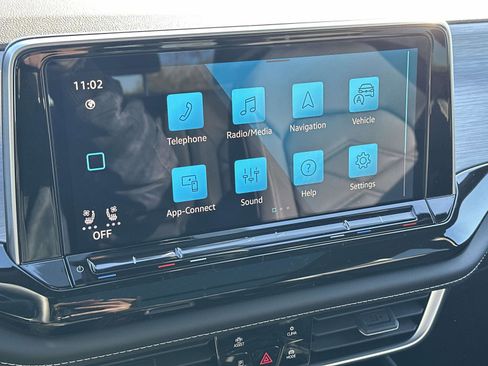 New 2026 Volkswagen Atlas Cross Sport SE image 29