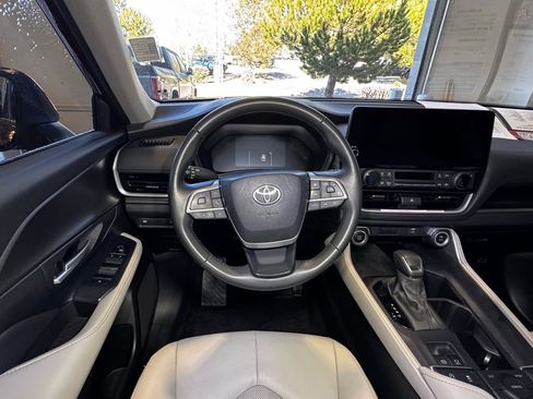 Used 2024 Toyota Grand Highlander XLE image 17