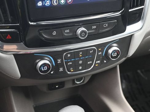 Used 2021 Chevrolet Traverse LT w/ LPO, Floor Liner Package AWD/4WD image 19