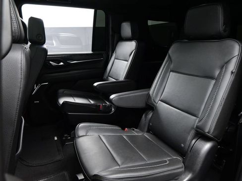 Used 2022 GMC Yukon XL Denali AWD/4WD image 28