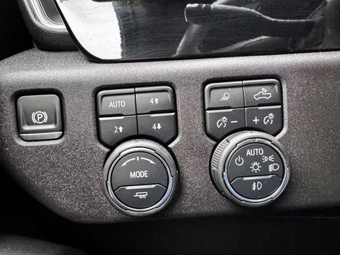 Used 2025 Chevrolet Silverado 2500 LT w/ Trail Boss Package image 31