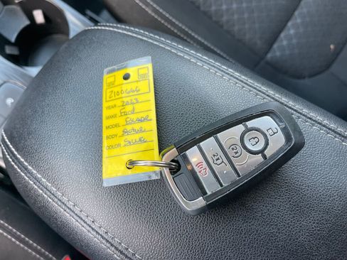Used 2023 Ford Escape Active AWD/4WD image 4