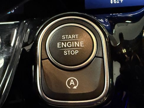 Used 2025 Mercedes-Benz GLA 250 image 28