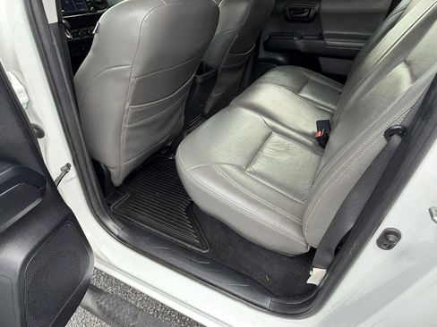 Used 2020 Toyota Tacoma SR AWD/4WD image 20