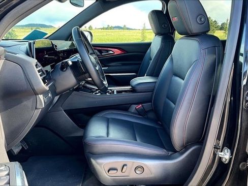 Used 2025 Chevrolet Traverse Z71 AWD/4WD image 21