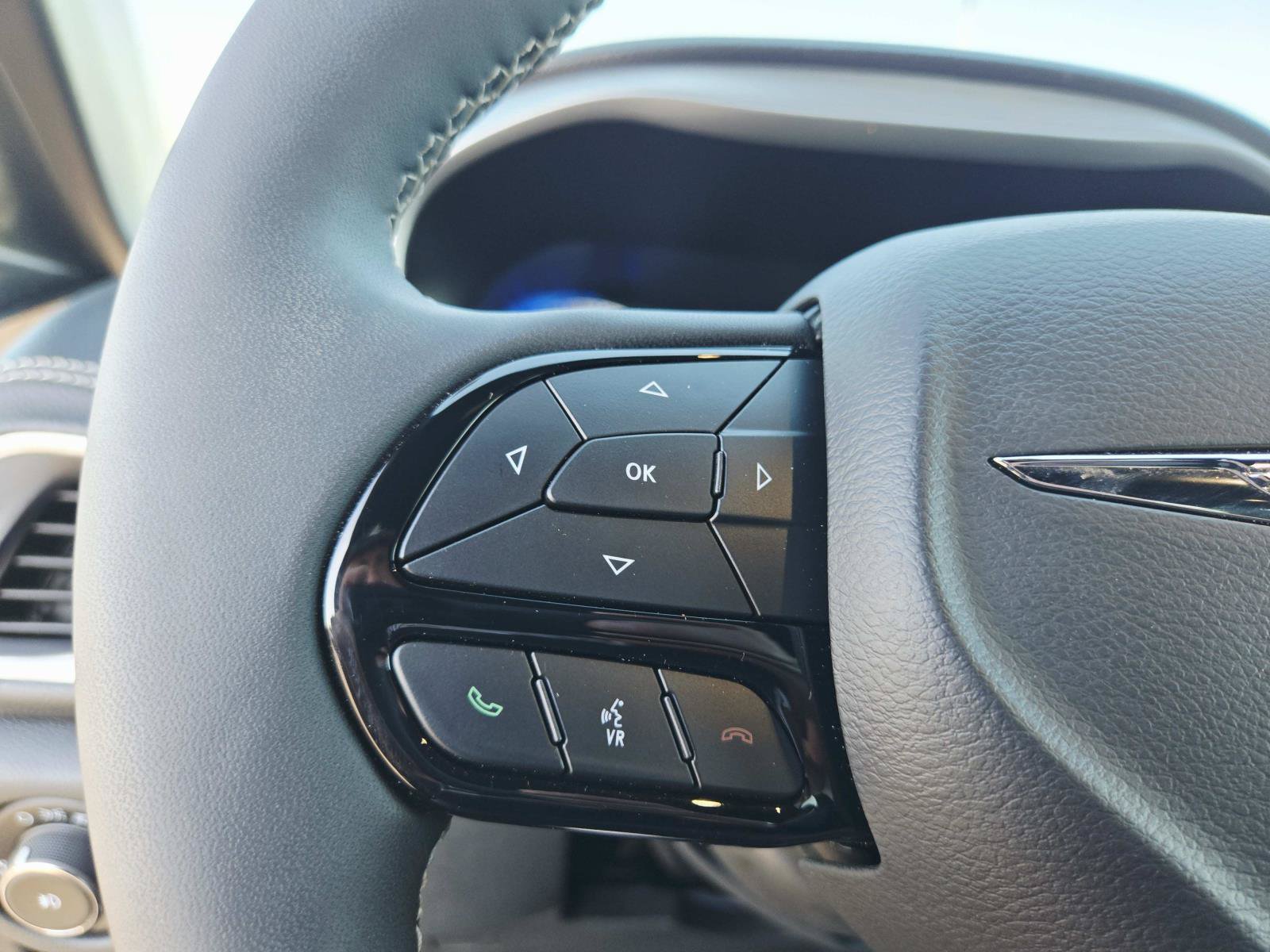 Used 2024 Chrysler Pacifica Touring-L FWD image 24