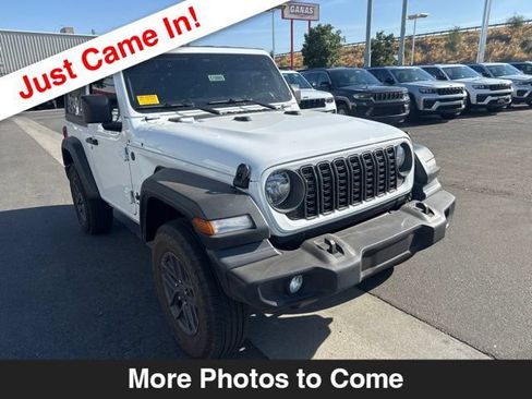 Used 2025 Jeep Wrangler Sport AWD/4WD image 8