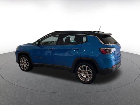 Used 2025 Jeep Compass Limited AWD/4WD image 10