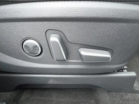 Certified 2024 Hyundai Palisade SEL FWD image 12