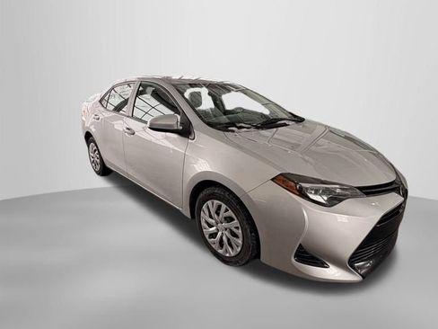 Used 2018 Toyota Corolla LE image 10