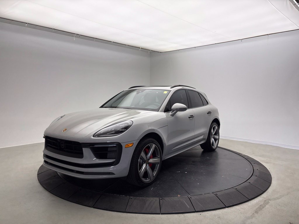 Certified 2023 Porsche Macan S AWD/4WD image 1