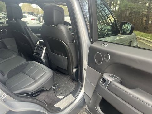Used 2019 Land Rover Range Rover Sport HST image 12