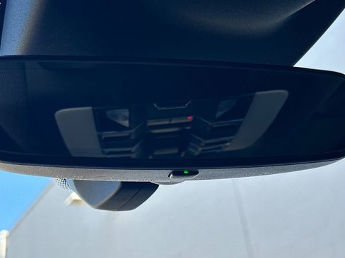 New 2026 Porsche Macan image 22