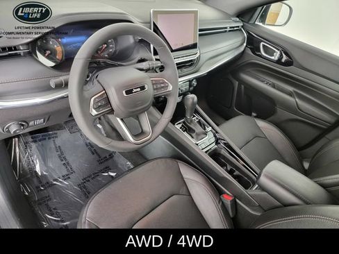 Used 2023 Jeep Compass Limited AWD/4WD image 12