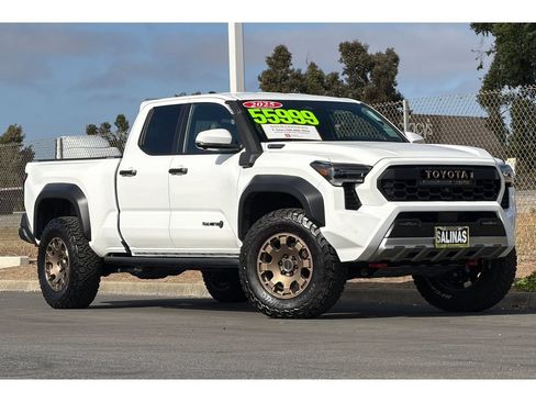Certified 2025 Toyota Tacoma 4x4 Double Cab Hybrid image 2