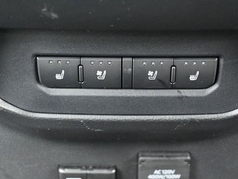 Used 2024 Toyota Tundra Platinum image 32